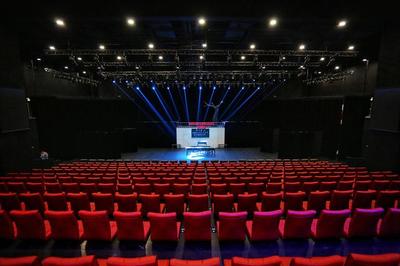 杭州懷德藝術(shù)中心啟幕，經(jīng)典話劇《驢得水》助陣，拓展演出及經(jīng)紀(jì)業(yè)務(wù)